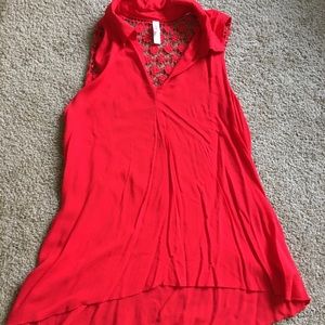 Coral collared tank
